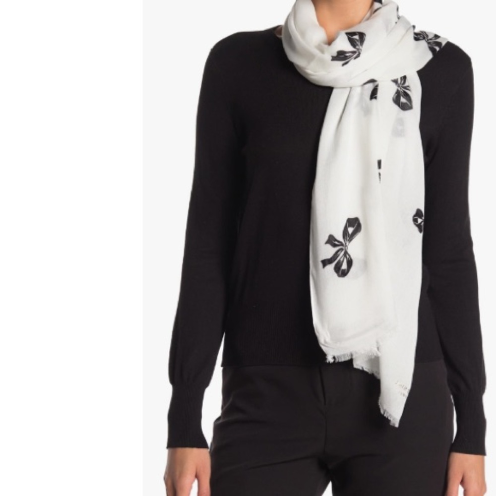 NWT 🎀Kate Spade Cream Bow Print Oblong Scarf